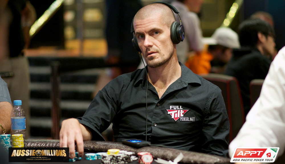 54089 Gus Hansen